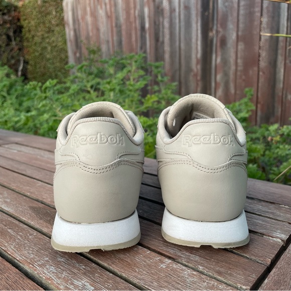 [SOLD] ✨Near New✨ Reebok Classic Leather Sneakers W8.5 / M7 / EU39 - Light Sand - Picture 9 of 12